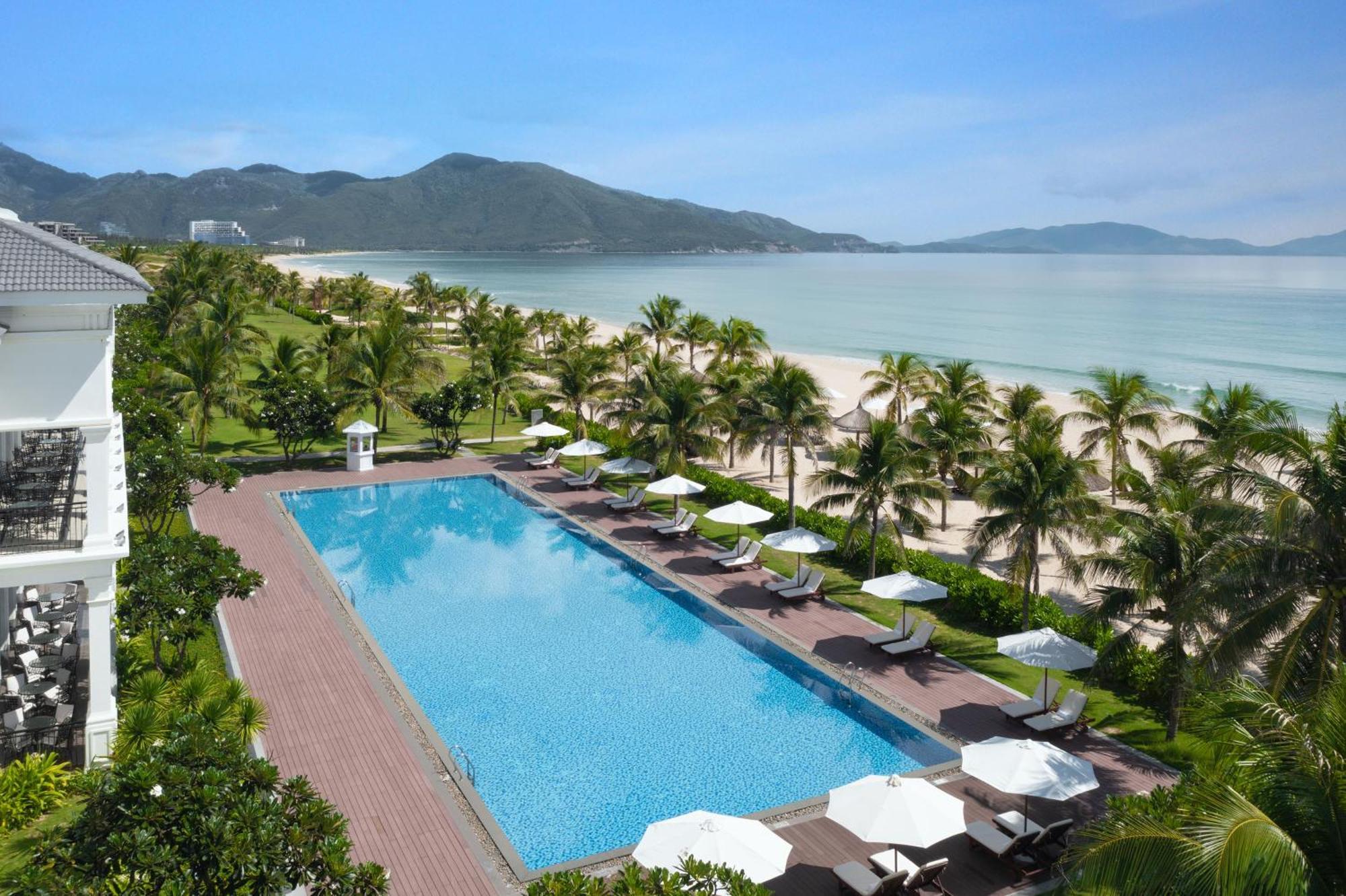 Melia Vinpearl Cam Ranh Beach Resort Exterior photo