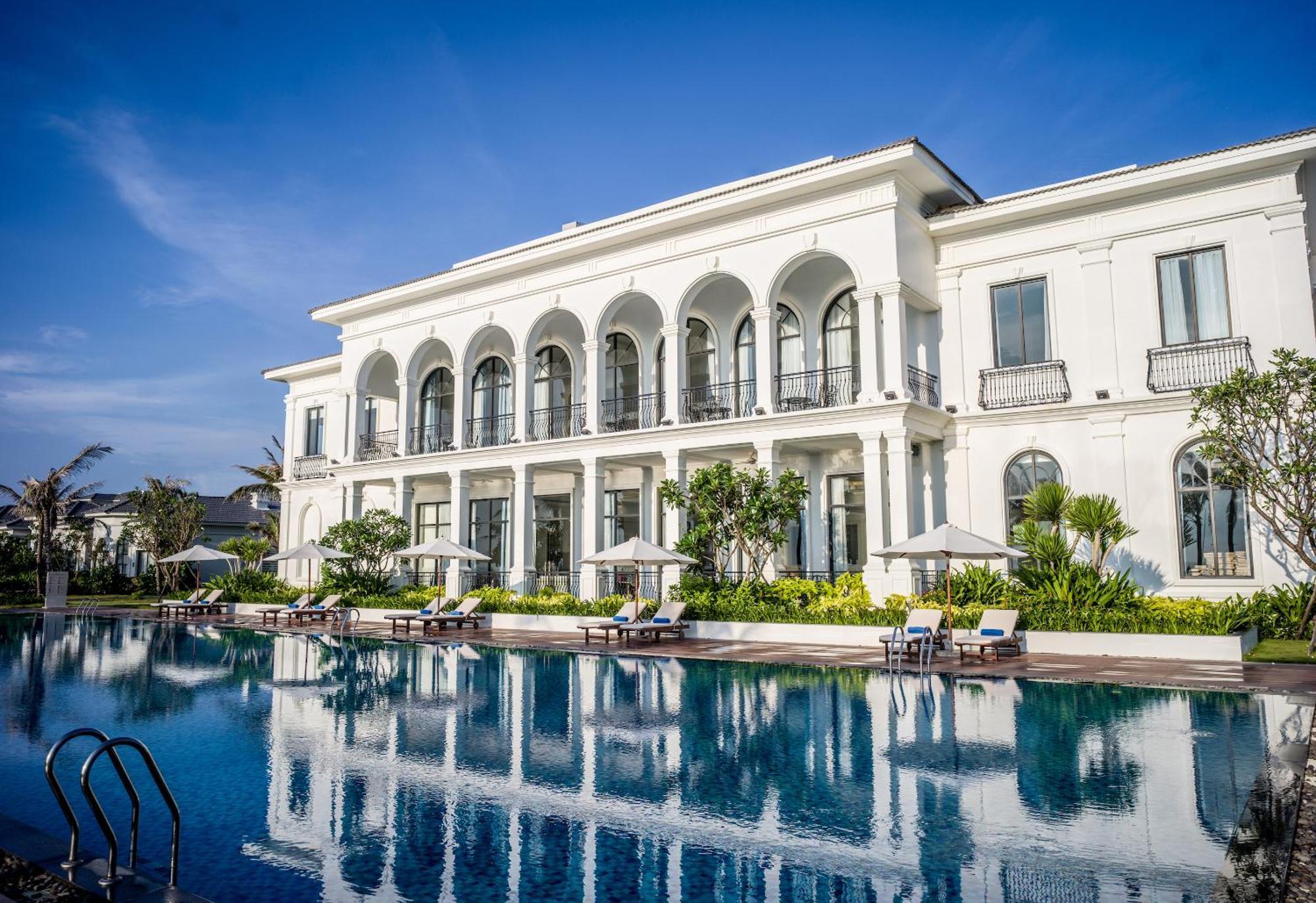 Melia Vinpearl Cam Ranh Beach Resort Exterior photo